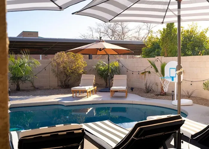 Elegant & Play Getaway In Pv With Hot Tub